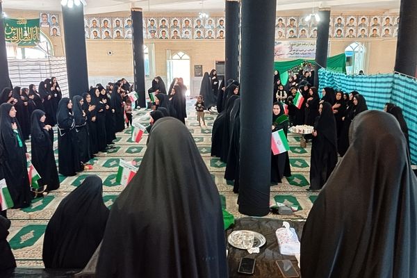 عزاداری دختران فاطمی شهر بن با محوریت حمایت از رهبری 