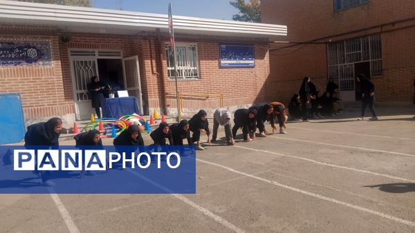 برگزاری المپیاد ورزشی در دبیرستان زنده یاد رقیه مظفری نیا