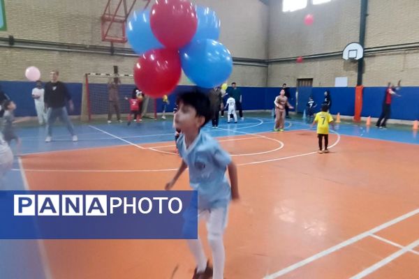 مسابقه ورزشی «روز پدر و پسری» طرح شهید خرازی در دبستان پسرانه علامه طباطبایی پیشوا