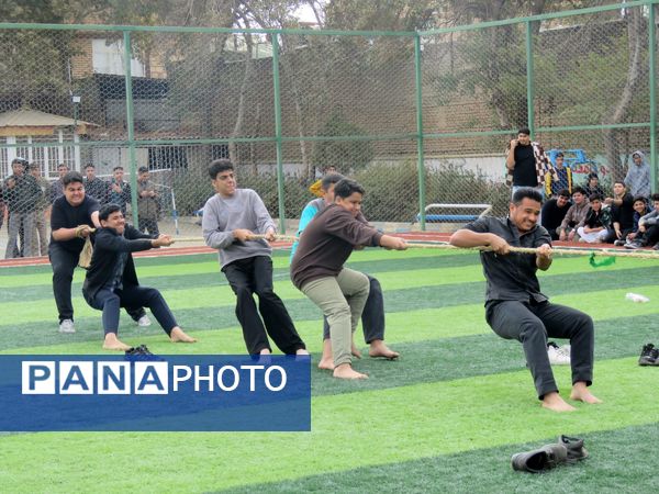 مسابقات طناب کشی شهید پارسا منصور در دبیرستان شاهد ابوذر غفاری 