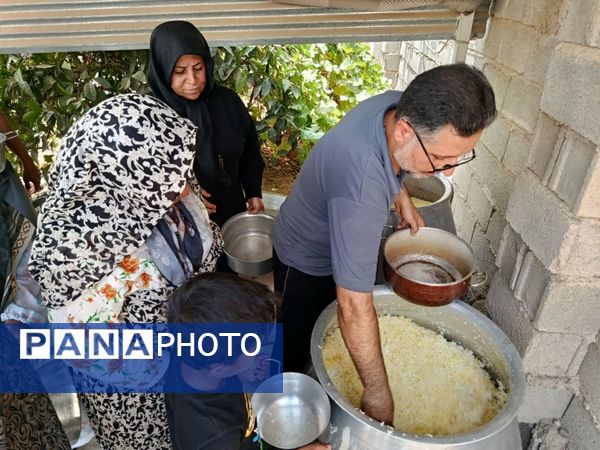 پخت و توزیع نذری در روز تاسوعای حسینی روستای حسن آباد داراب استان فارس
