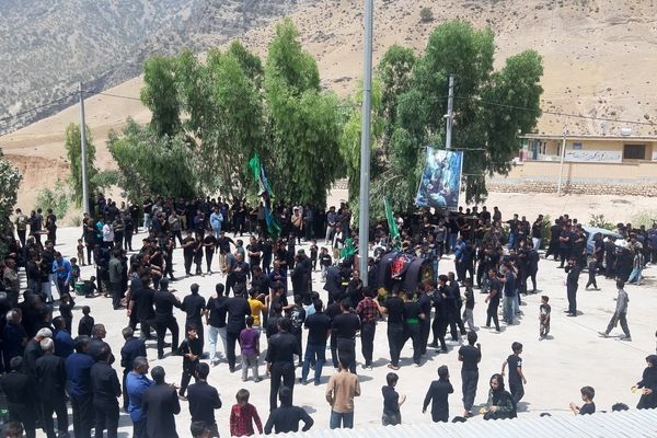 عزاداران حسینی، خیابان‌ها را غرق لبیک یا حسین کردند