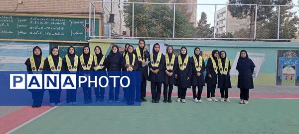 برگزاری مراسم ۱۳ ابان در دبیرستان مستوفی ۲