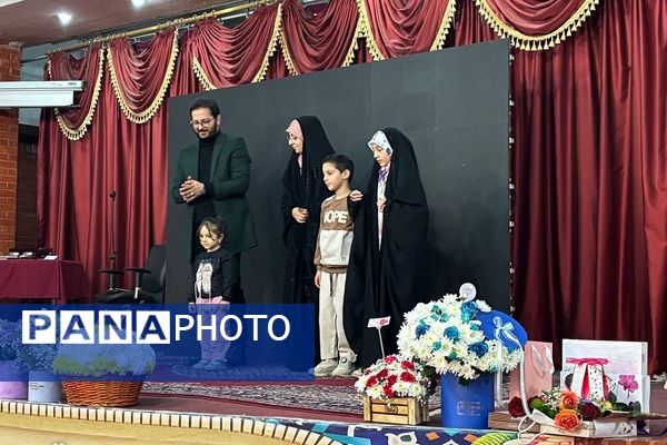 آیین رونمایی کتاب« ۳۰ روز تا تندخوانی» در شهرستان ورامین