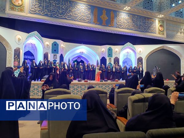 نشست ویژه بانوان پیرغلام حسینی در مشهد؛ جلوه‌ای از هم‌افزایی و معنویت