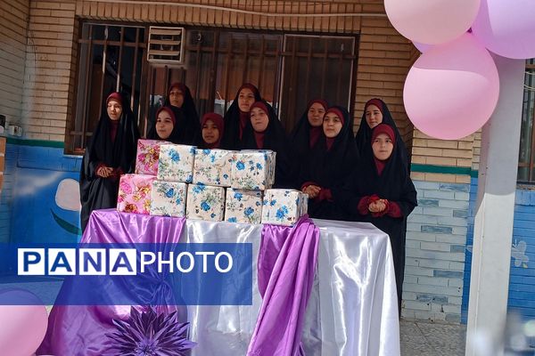تجلی محبت و قدردانی از زحمات معلمان  در جشن سپاس معلم مدارس شهرستان ملارد 