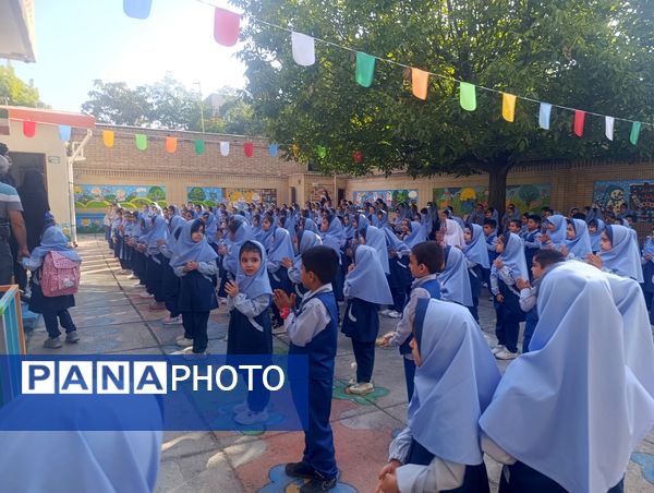 زنگ آغاز مهر در دبستان دخترانه مهر و ماه آشخانه 