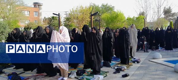 برپایی نماز عید سعید فطر در پارک شهدای کوچه بیوک