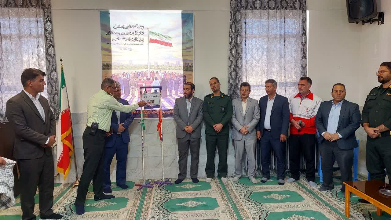 مراسم هفته گرامیداشت پدافند غیرعامل در دبیرستان دور اول صدرا مهریز