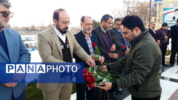 غبارروبی مزار شهدای زیارتگاه شهید آیت الله سید حسن مدرس (ره)