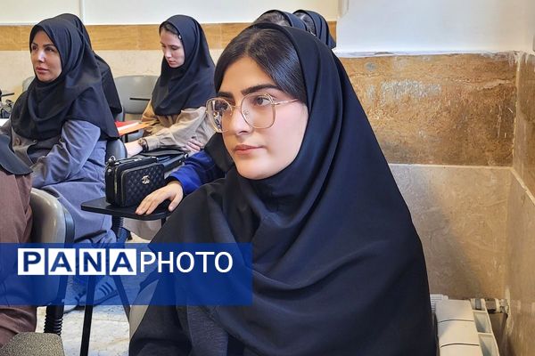 جلسه شورای معلمان دبیرستان نمونه دولتی ولایت