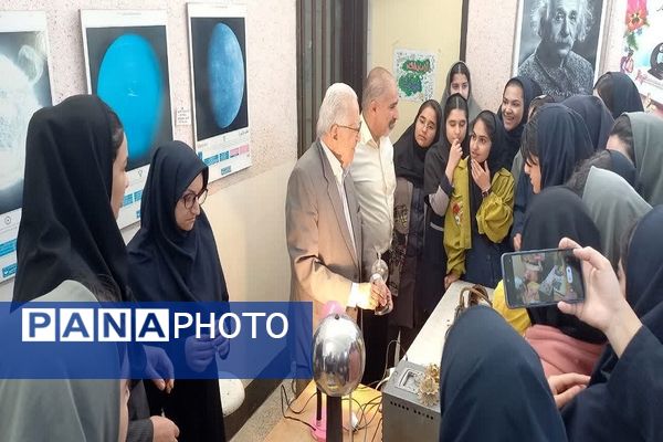 مراسم بزرگداشت روز آزمایشگاه در پژوهشسرای دانش‌آموزی خوارزمی 