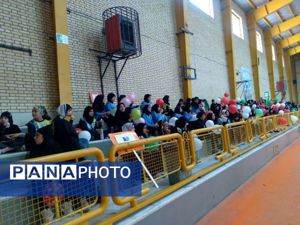 افتتاحیه طرح ملی میدان پویا و مسابقات هندبال در باشگاه غدیر محسن آباد برخوار