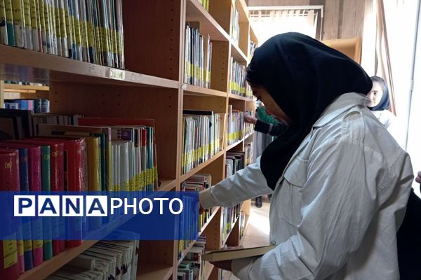 در هفته کتاب و کتابخوانی، کتابخانه جوادالائمه میزبان دانش‌آموزان مدرسه دانش‌نیا شد