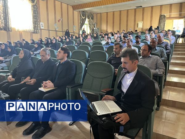 برگزاری طرح سفر یادگیری ویژه معلمان شهرستان مانه و سملقان 