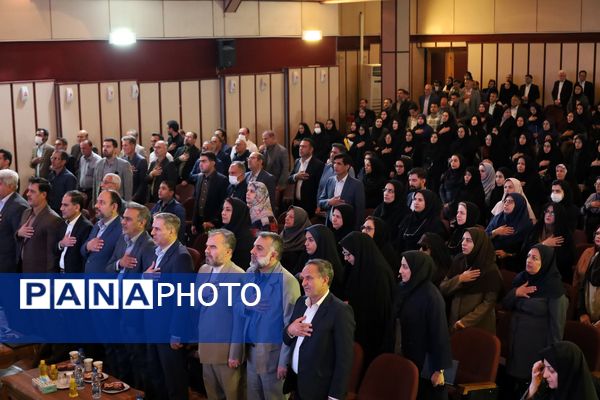 نشست هم اندیشی معاونین و مربیان پرورشی و مشاوران مدارس شهر شیراز 