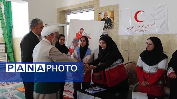 میز خدمت مسئولان در نماز جمعه شهر وردنجان