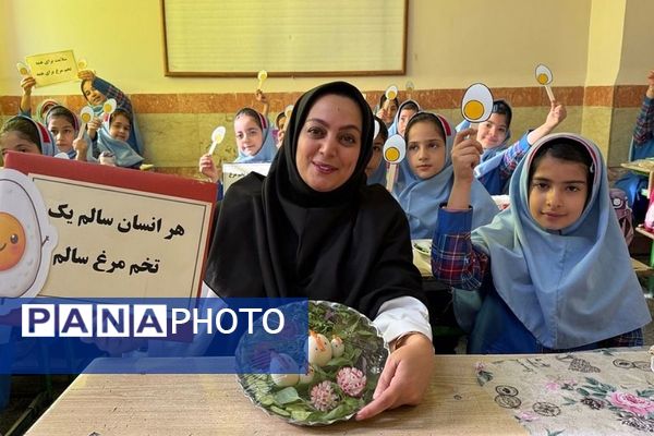 زنگ سلامت در دبستان دخترانه زکیه با طعم تخم‌مرغ به صدا درآمد