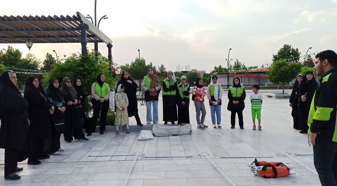 آموزش اسکان اضطراری و حمل مصدوم برای ارتقای آمادگی در شرایط بحران در مشهد