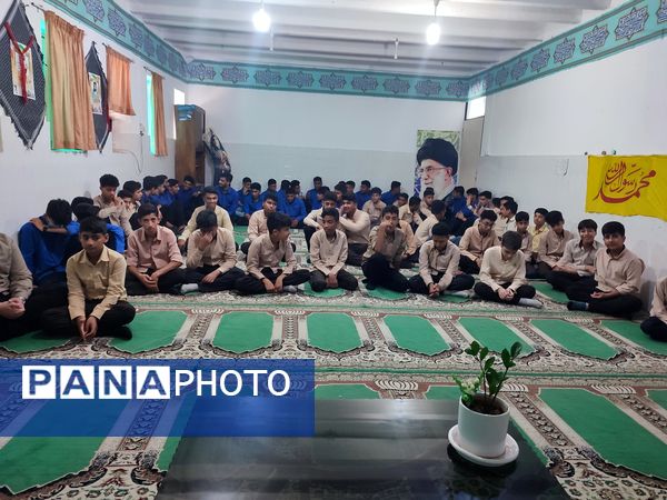 آموزش پیشگیری‌های اجتماعی در دبیرستان پسرانه جزیره بوموسی 
