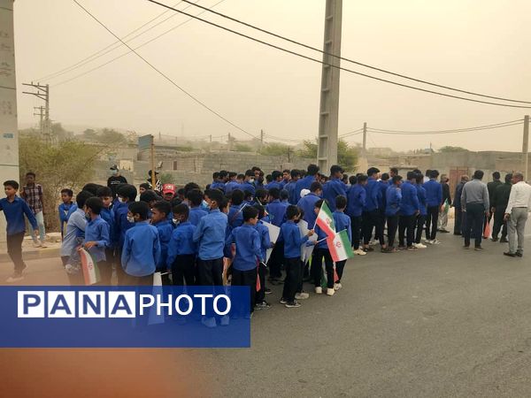 دانش آموزان امروز پرچم داران استقلال و عزت فردا 