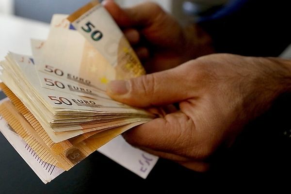 کاهش نرخ یورو در مرکز مبادله ارز و طلای ایران