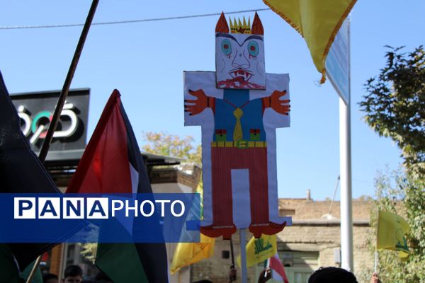 شکوه حضور مردم شهرستان سامان در راهپیمایی یوم‌الله ۱۳ آبان