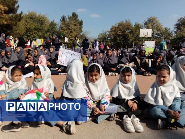 مراسم ۱۳ آبان در مجتمع آموزشی المهدی(عج)