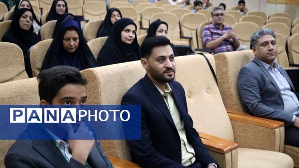 تجلیل از برگزیدگان جشنواره تجارب برتر تربیتی شهرستان زارچ