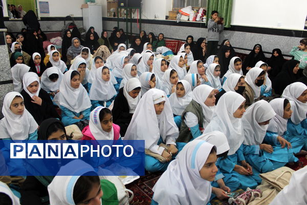 جشن روزه اولی‌ها در دبستان شهید فخرانی شهر درق