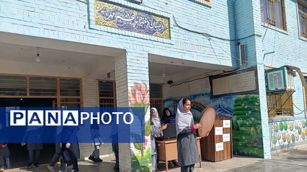 جشن میلاد حضرت زینب (س) و روز پرستار در دبستان پنجم مهر
