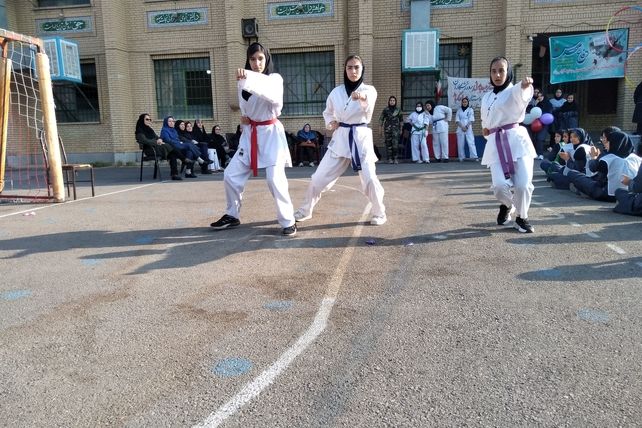المپیاد ورزشی درون مدرسه‌ای دبیرستان دخترانه عرفان ناحیه سه شیراز