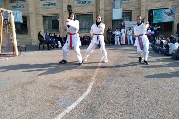 المپیاد ورزشی درون مدرسه‌ای دبیرستان دخترانه عرفان ناحیه سه شیراز