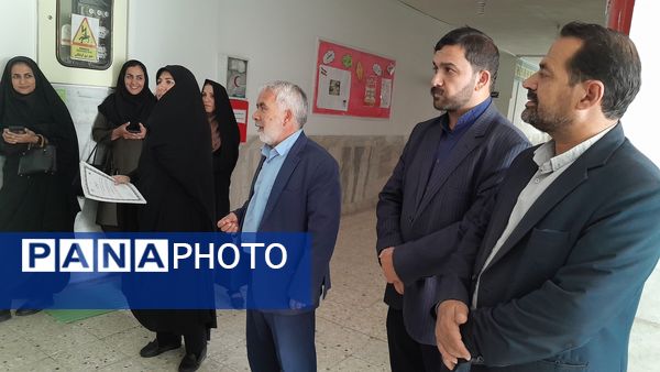 تجلیل از برگزیدگان لیگ علمی پایا در شهرستان خلیل‌آباد