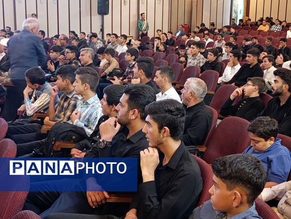 آیین اختتامیه مسابقات قرآن و نماز در شیراز
