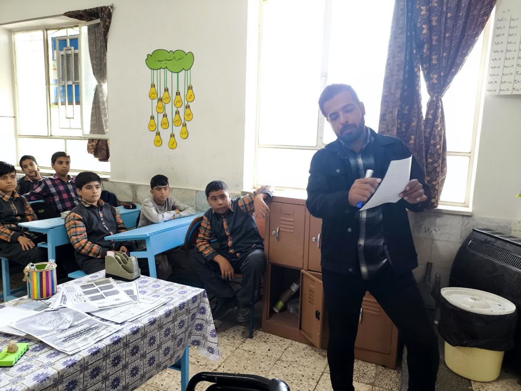 مسابقه درسهایی از قرآن گامی برای ترویج فرهنگ و سبک زندگی قرآنی در بین دانشآموزان دبستان شهید پسندیده فدافن