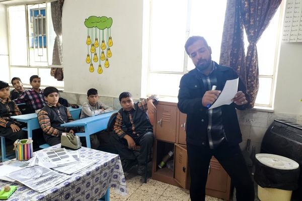 مسابقه درس‌هایی از قرآن گامی برای ترویج فرهنگ و سبک زندگی قرآنی در بین دانش‌آموزان دبستان شهید پسندیده فدافن