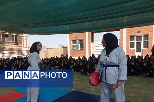 برگزاری المپیاد ورزشی درون مدرسه‌ای در مدرسه علامه مجلسی شهرستان پیشوا