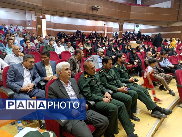 مراسم تجلیل از معلمان شهرستان فراشبند