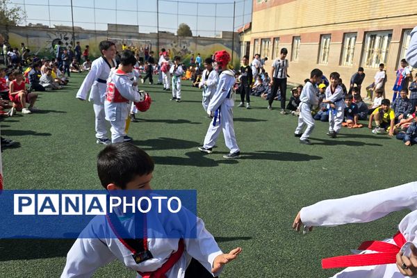 جلوه‌ای از پویایی در هفته تربیت‌بدنی در دبستان شاهد شهید محمد جنیدی