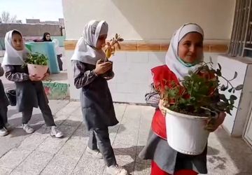 دانش‌آموزان دبستان عدالت با طبیعت آشنا شدند