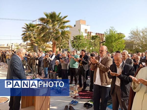 برپایی نماز عید سعید فطر در پارک شهدای کوچه بیوک