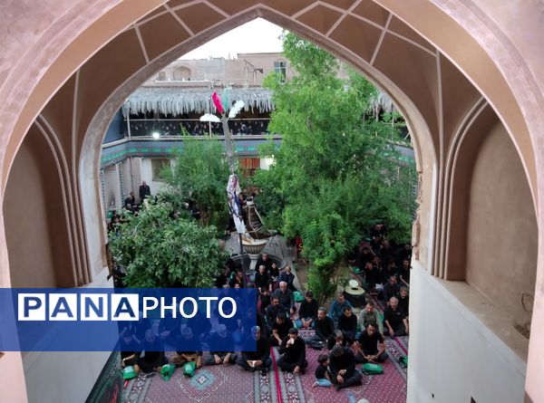 اقامه عزای سنتی در حسینیه گود بیرجند با قدمت ۱۰۰ ساله