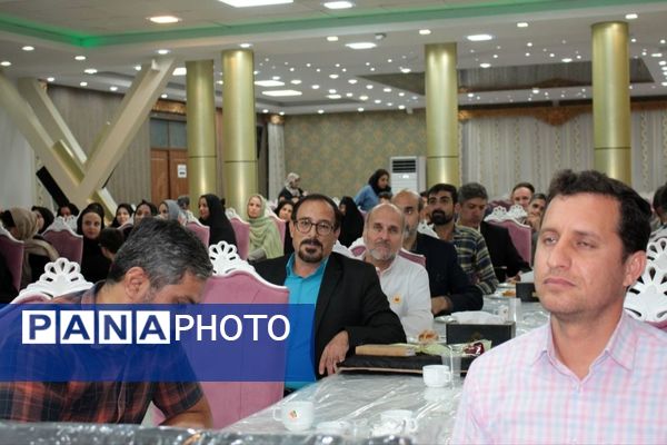 برگزاری اولین جلسه انجمن اولیاء و مربیان دبستان شاهد آقا مصطفی خمینی کاشمر