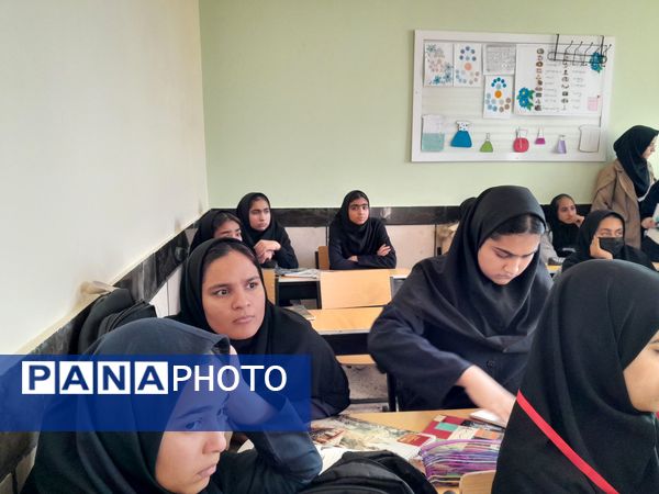 کارگاه اطلاع رسانی مسابقات قرآن ، عترت و نماز در دبیرستان مادرمهربان خلیل آباد