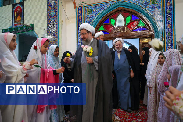 هم‌نشینی معنویت و تعلیم در مسجد