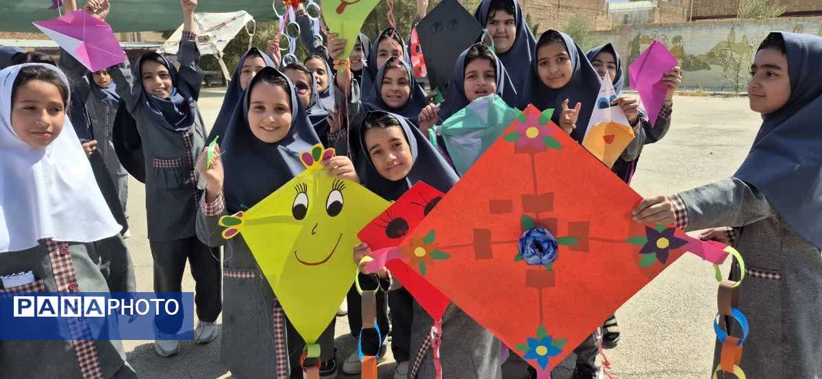 جشن روز کودک در دبستان علمدار تفت