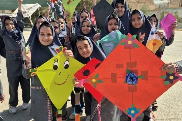 جشن روز کودک در دبستان علمدار تفت