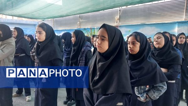 گرامیداشت هفته بسیج دانش آموزی در دبیرستان فیاض 