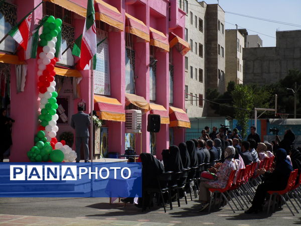 برگزاری جشن شکوفه‌ها در دبستان شاهد شهید سلطانی ناحیه یک کرج